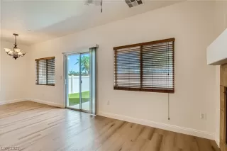 Photo #5: 2494899 Listing 