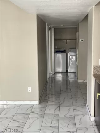 Photo #4: 2494904 Listing