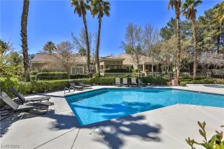 Photo #4: 2494933 Listing 