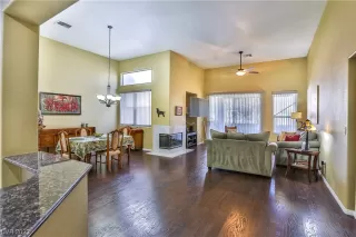 Photo #6: 2494933 Listing 