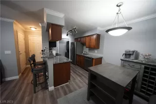 Photo #3: 2494936 Listing 