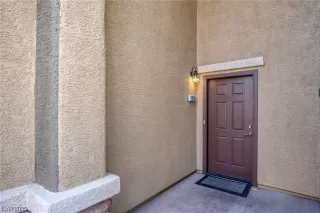 Photo #1: 2494983 Listing