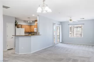 Photo #2: 2494983 Listing