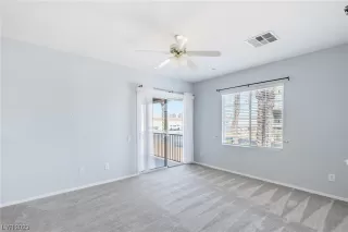 Photo #3: 2494983 Listing