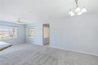 Photo #4: 2494983 Listing