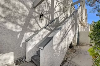 Photo #4: 2495018 Listing