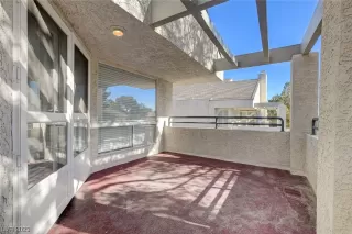 Photo #5: 2495018 Listing