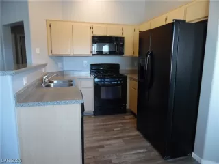 Photo #4: 2495021 Listing 