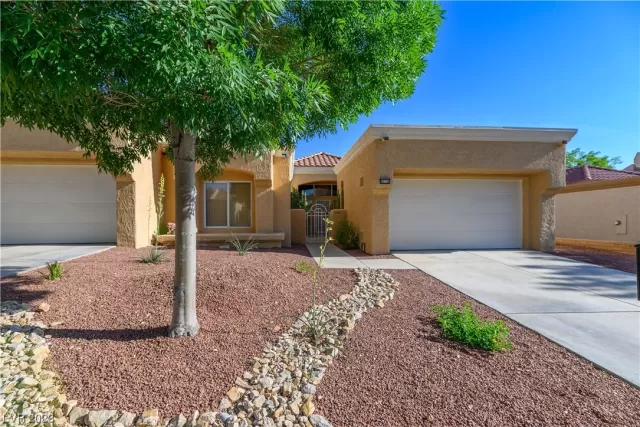 MLS: 2495024 Condo For Sale