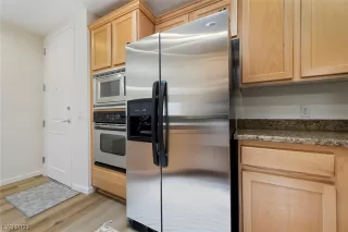 Photo #4: 2495050 Listing 