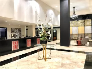 Photo #3: 2495053 Listing 