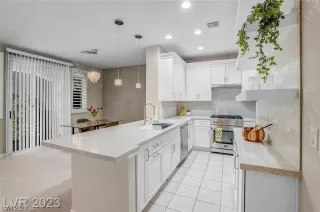 Photo #6: 2495069 Listing 