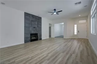 Photo #3: 2495083 Listing