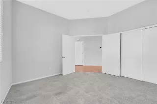 Photo #5: 2495085 Listing