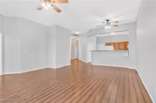 Photo #6: 2495085 Listing