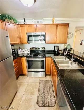 Photo #1: 2495091 Listing