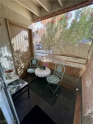 Photo #6: 2495091 Listing