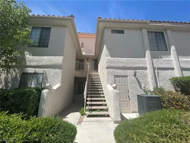 MLS: 2495113 Condo For Sale