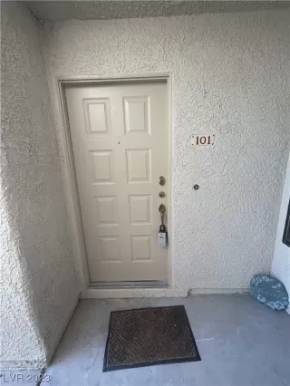 Photo #1: 2495113 Listing 