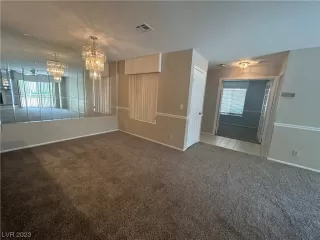 Photo #6: 2495113 Listing 
