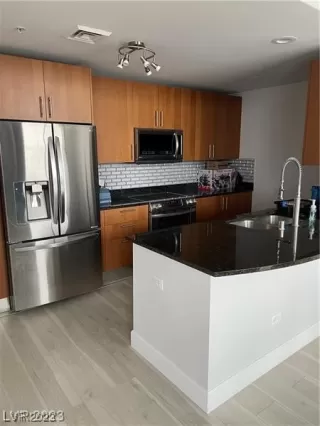 Photo #2: 2495114 Listing 