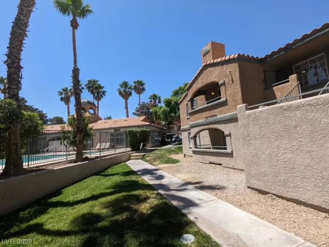 MLS: 2495146 Condo For Sale