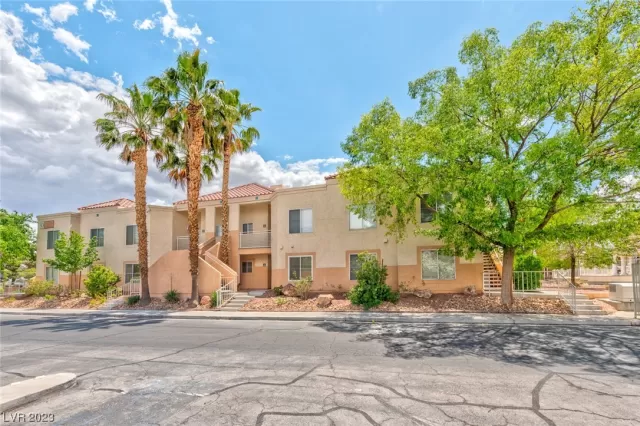 MLS: 2495147 Condo For Sale