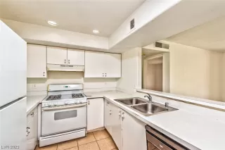 Photo #3: 2495147 Listing 