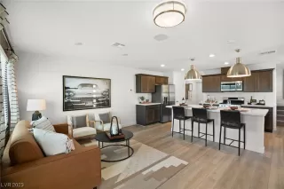 Photo #2: 2495186 Listing