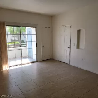 Photo #5: 2495193 Listing 