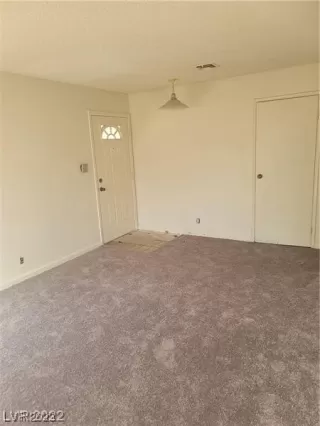 Photo #6: 2495199 Listing