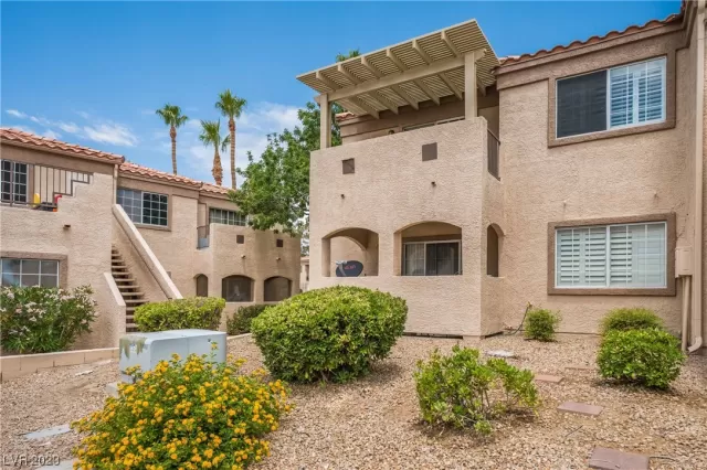 MLS: 2495201 Condo For Sale