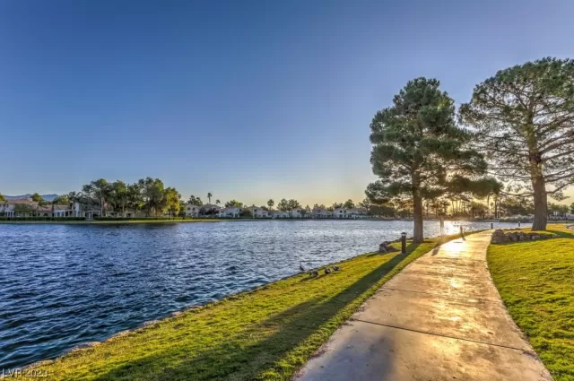 MLS: 2495228 Condo For Sale