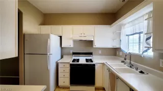 Photo #2: 2495233 Listing 