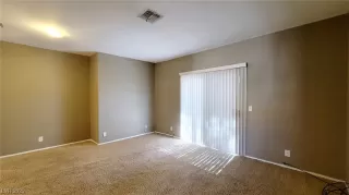 Photo #4: 2495233 Listing 