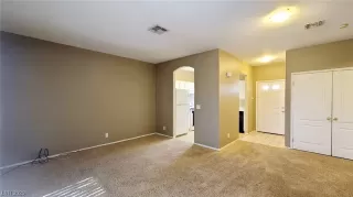 Photo #5: 2495233 Listing 