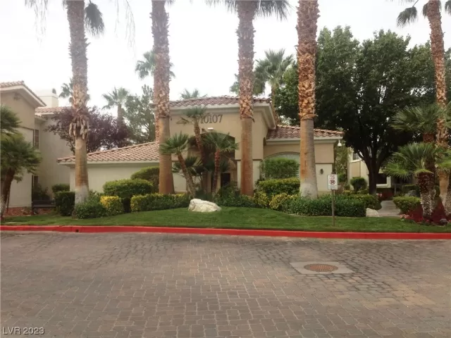 MLS: 2495237 Condo For Sale