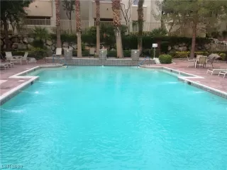 Photo #1: 2495237 Listing