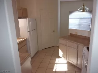 Photo #3: 2495237 Listing
