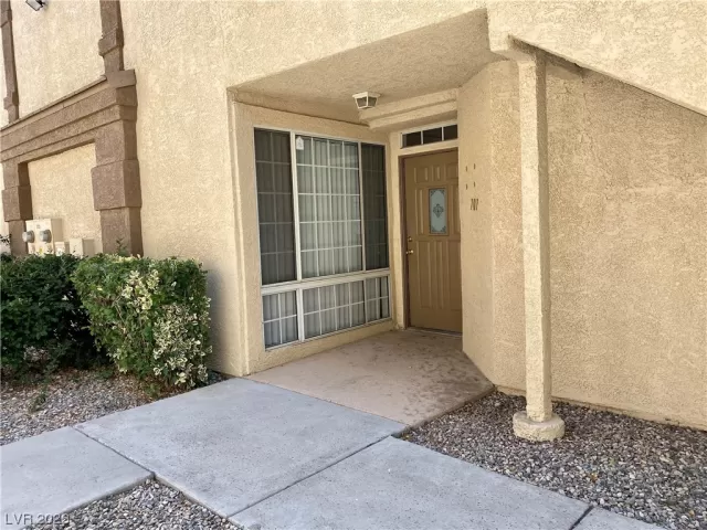 MLS: 2495247 Condo For Sale