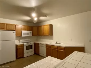 Photo #1: 2495247 Listing 