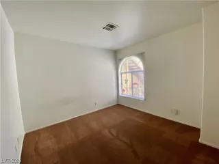 Photo #4: 2495247 Listing 