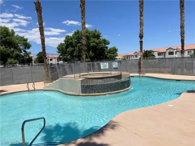 MLS: 2495260 Condo For Sale