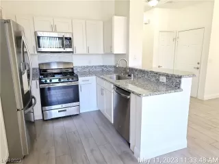 Photo #5: 2495273 Listing 