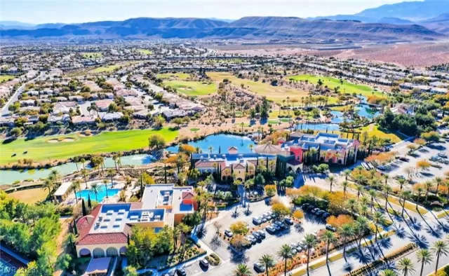 MLS: 2495278 Condo For Sale