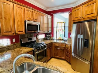 Photo #4: 2495278 Listing