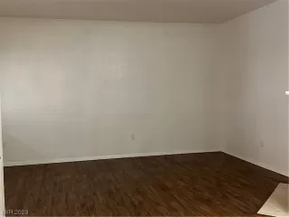 Photo #3: 2495326 Listing