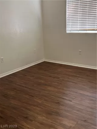 Photo #5: 2495326 Listing