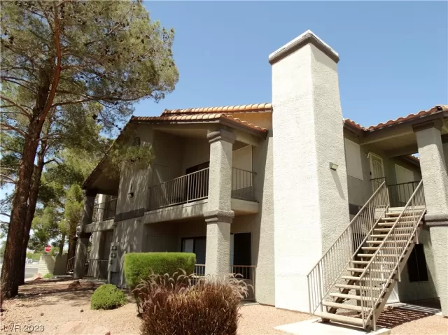 MLS: 2495330 Condo For Sale