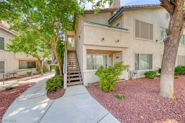 MLS: 2495373 Condo For Sale